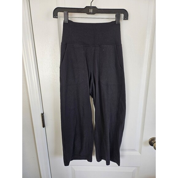 Capri Lululemon pants - Picture 2 of 8